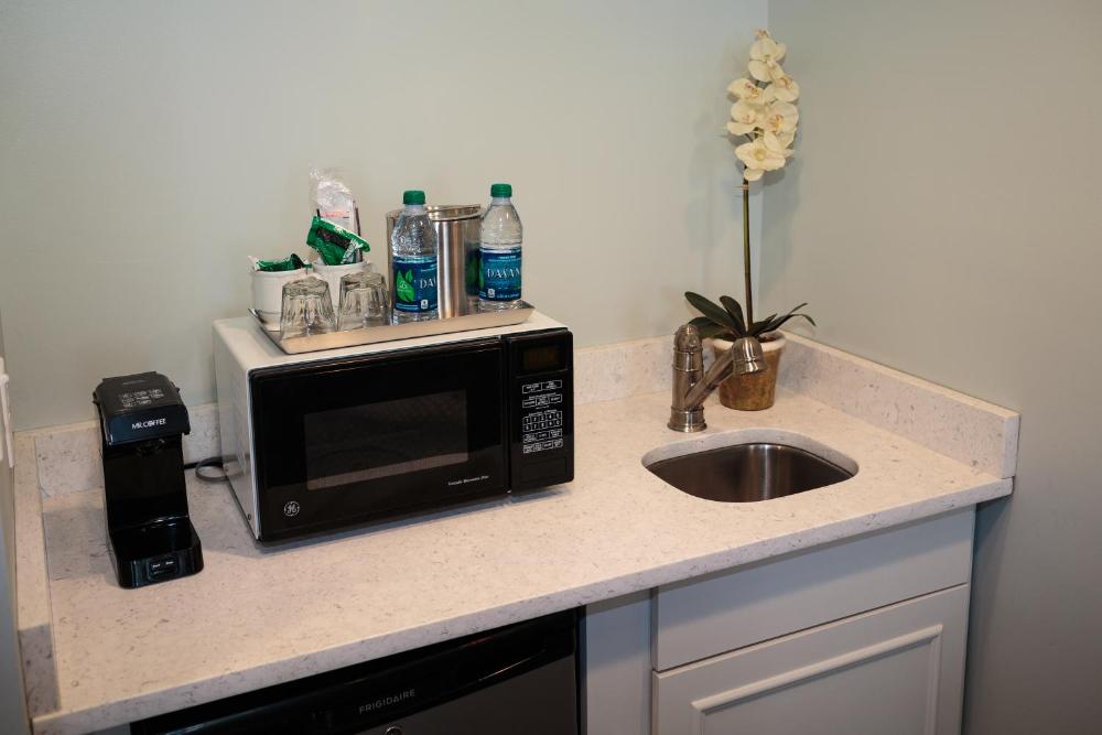Two-Bedroom Suite with River View - Stair Access Only interior